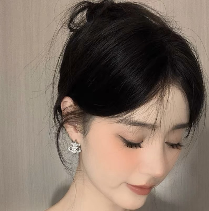 Ch*0me He**ts earrings